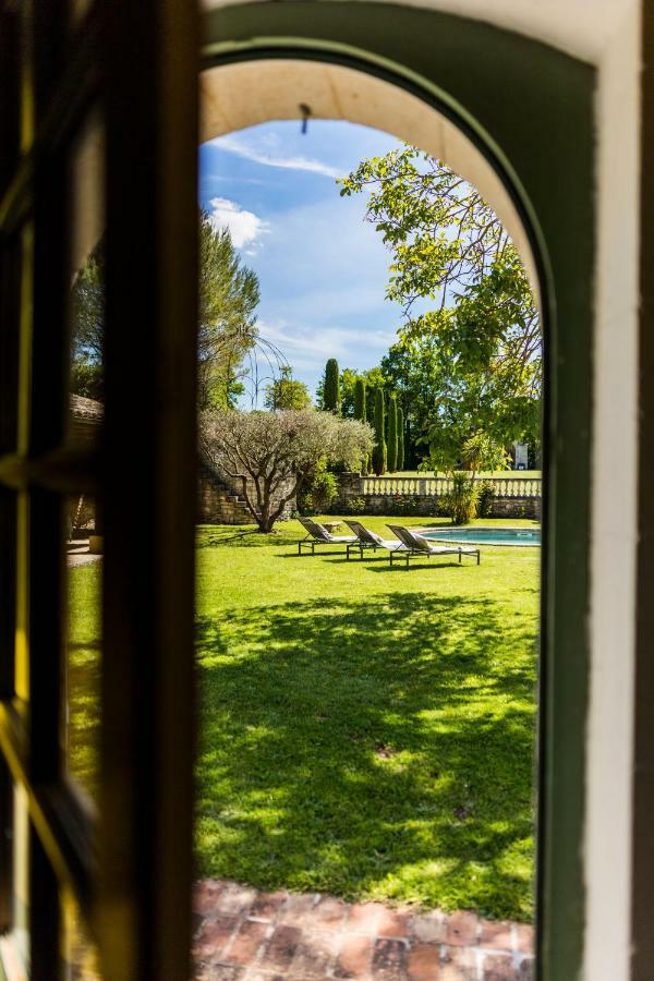 Le Domaine Des Oreades Юзес Екстер'єр фото